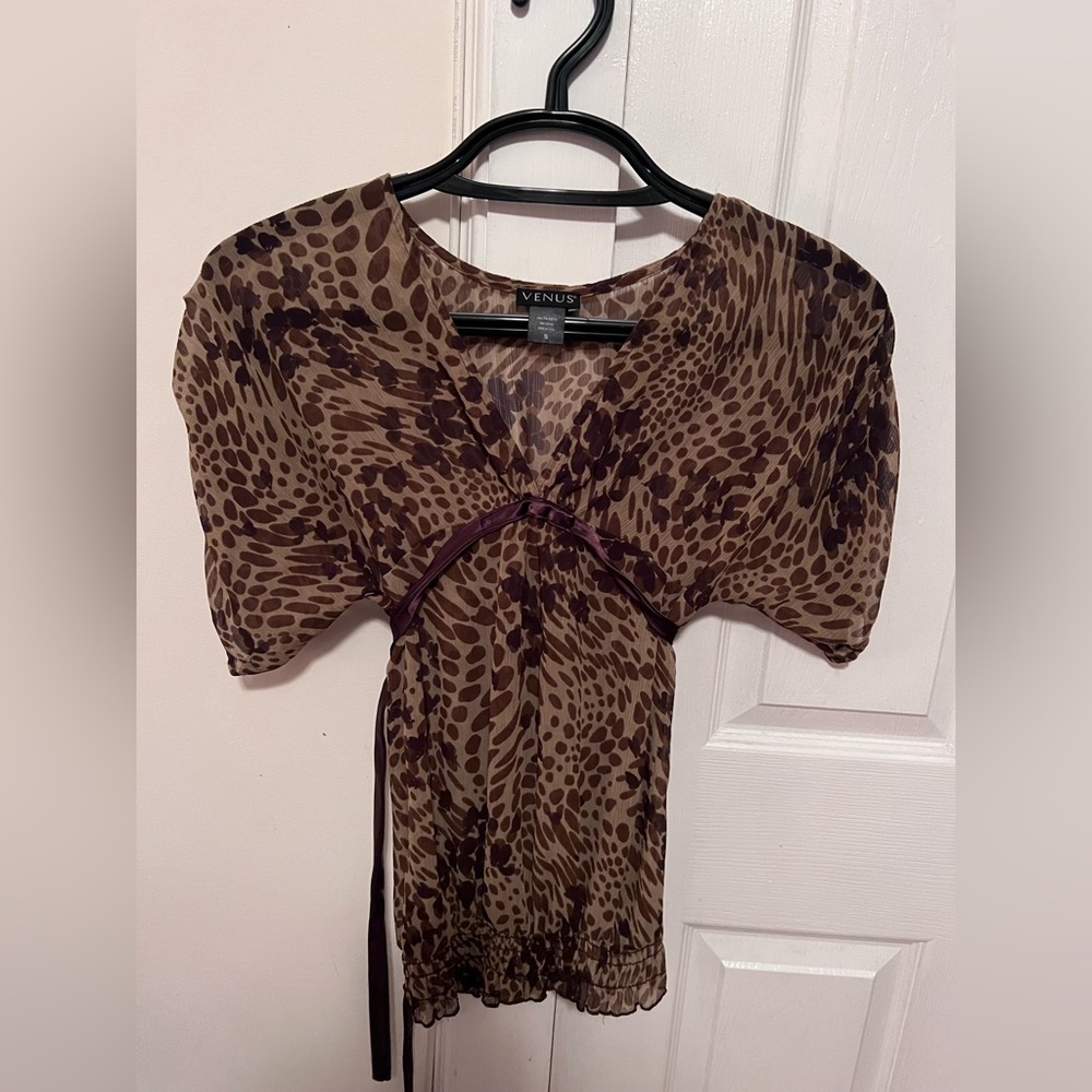 NWOT VENUS Women’s Top Size Small! - Picture 2 of 4